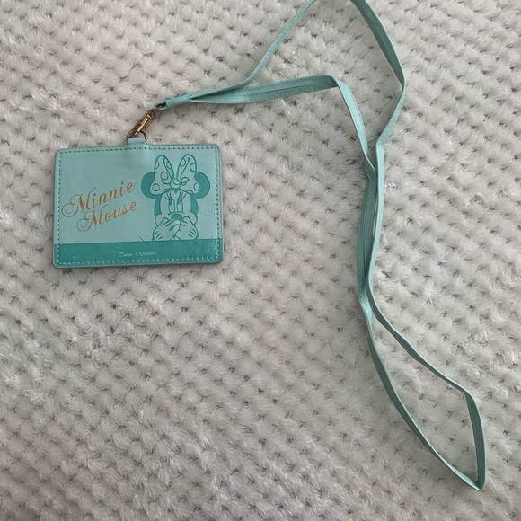 Minnie Mouss card/I’d holder with lanyard - Picture 5 of 9